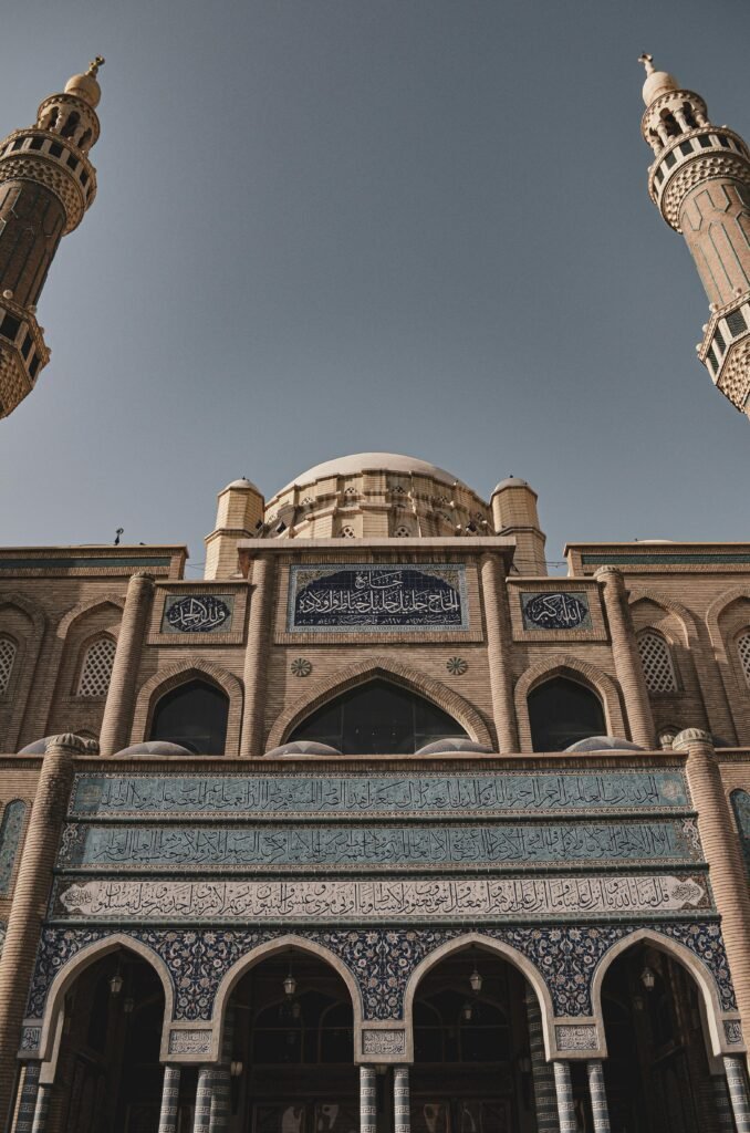 Stunning view of Jalil Khayat Mosque in Erbil, showcasing intricate Islamic architecture.